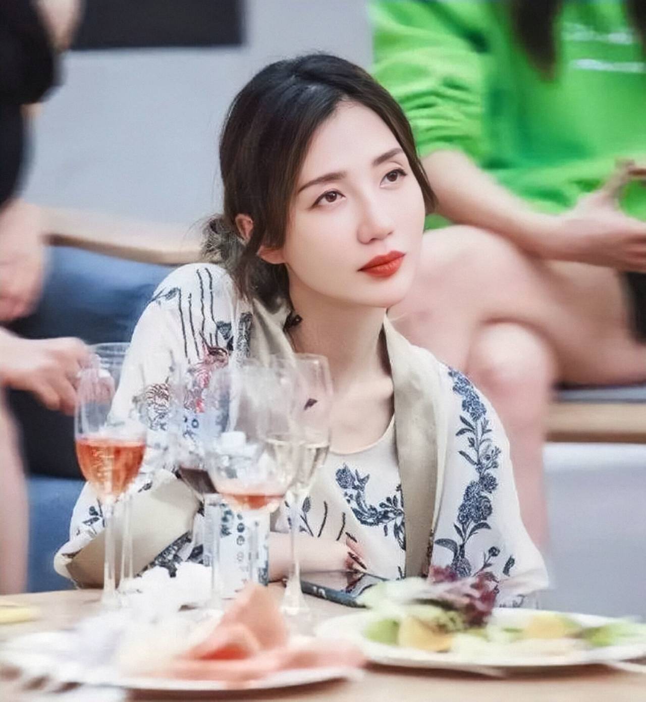 著名歌手阿朵跟谁结婚了（42岁阿朵至今因为高晓松未婚）