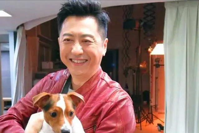 黄志忠现任老婆何音的资料（何音与黄志忠结婚爱情甜蜜）