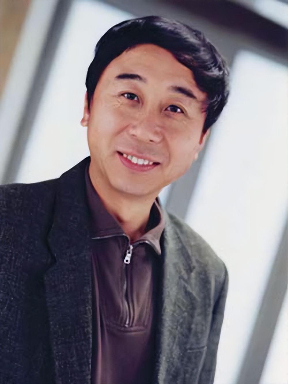 相声演员冯巩的妻子是谁（冯巩妻子艾慧介绍）