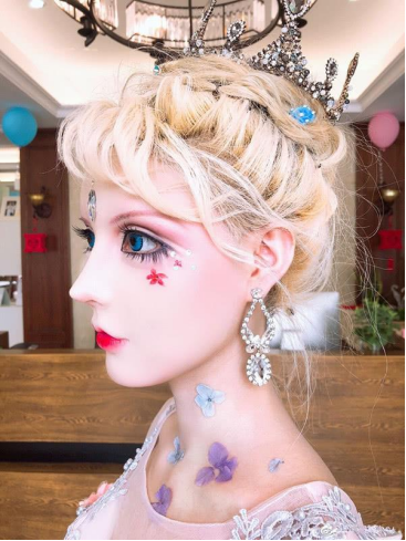 芭比迪丽拉整过容嘛（网红芭比迪丽拉原来的样子）