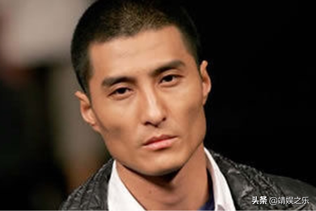 胡兵哥哥胡东出狱（同父同母不同命胡东胡兵兄弟）