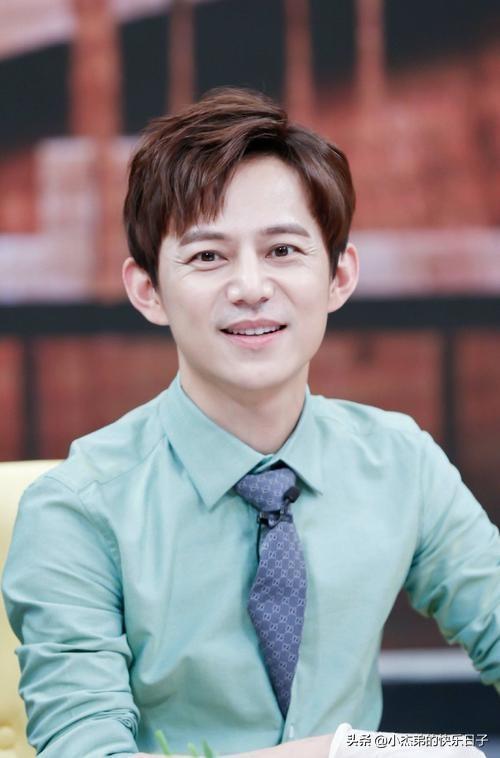 著名主持人何炅结婚了吗（何炅的三次感情经历）