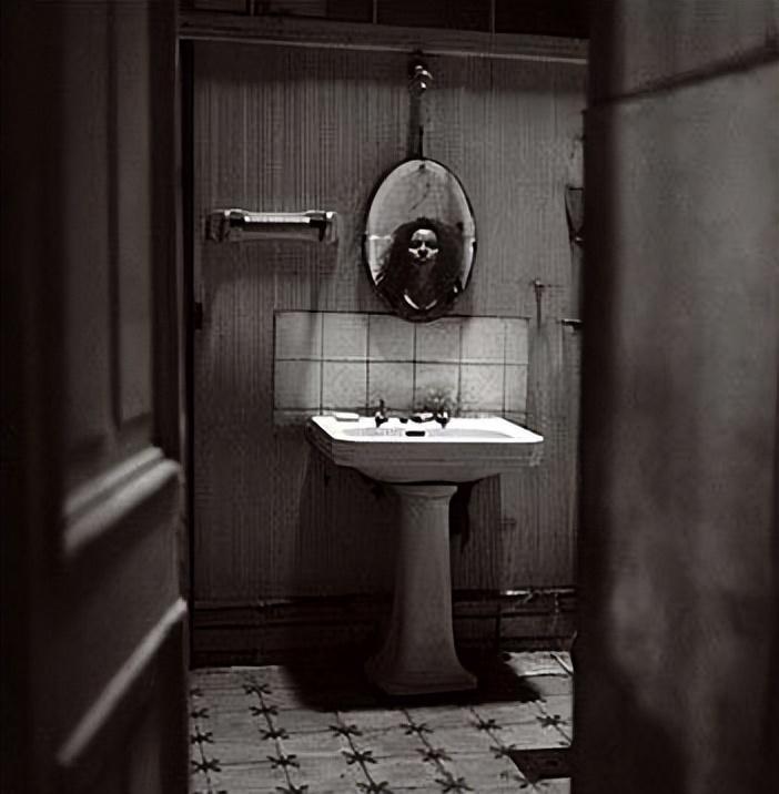 李嘉诚庄月楼事件（揭秘庄月明楼背后的故事）