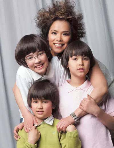 韦唯现在的老公照片（ 揭秘歌手韦唯和迈克尔离婚的原因）