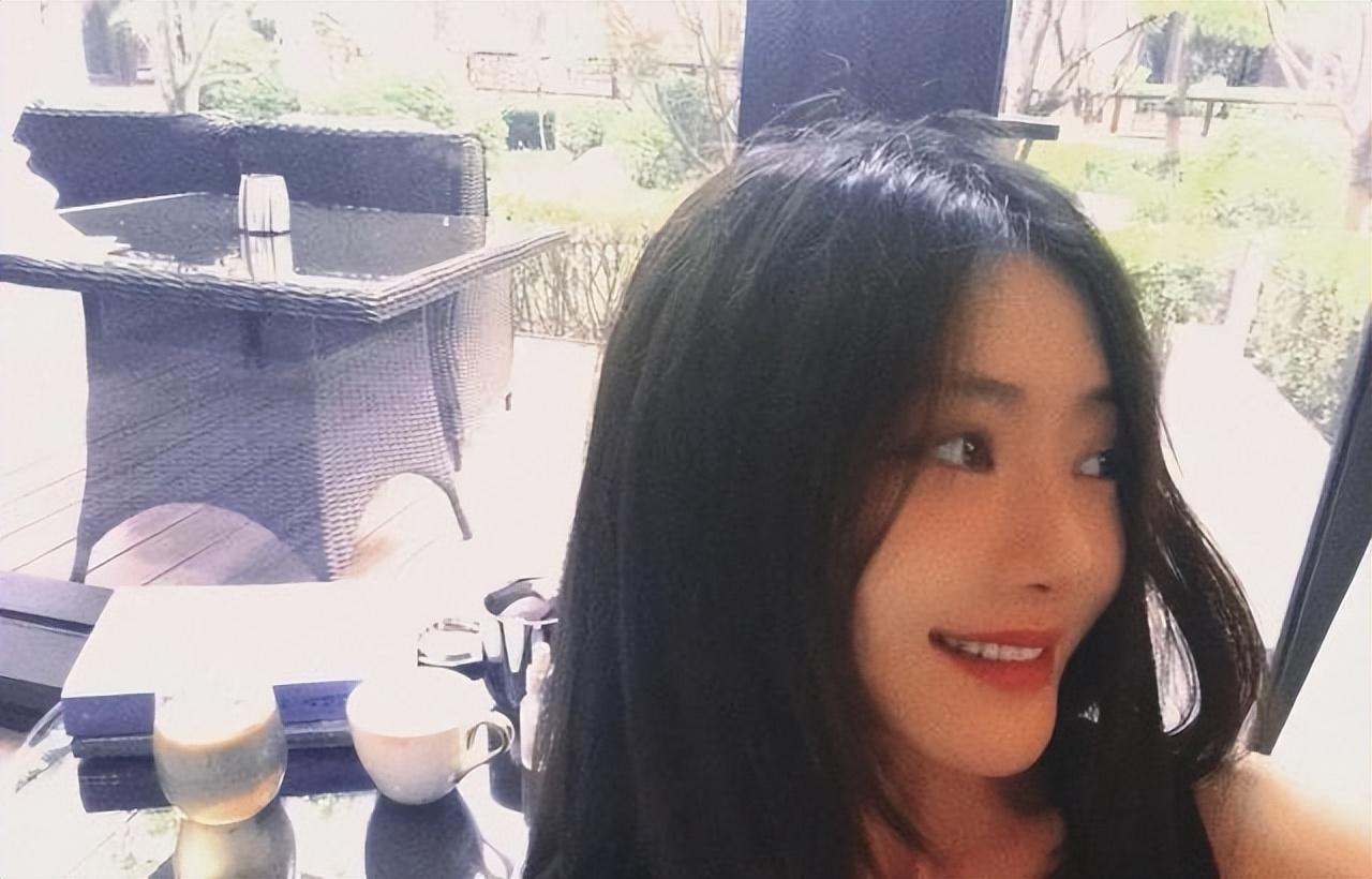 爱情公寓邓家佳整容了嘛（李金铭整容前后照片对比）