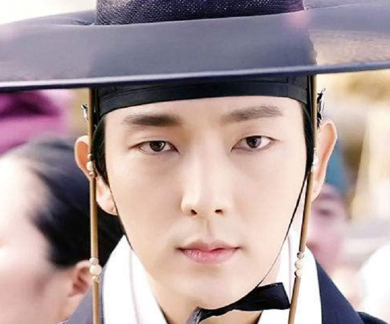 李准基是不是整容了（韩星李准基整容前后的照片）