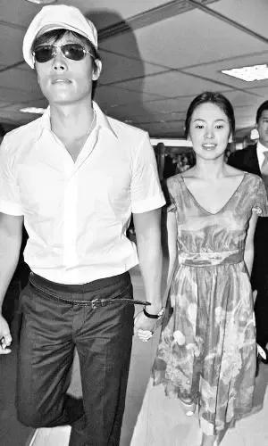 李秉宪与宋慧乔为什么分手（韩国影帝李秉宪背后的故事）