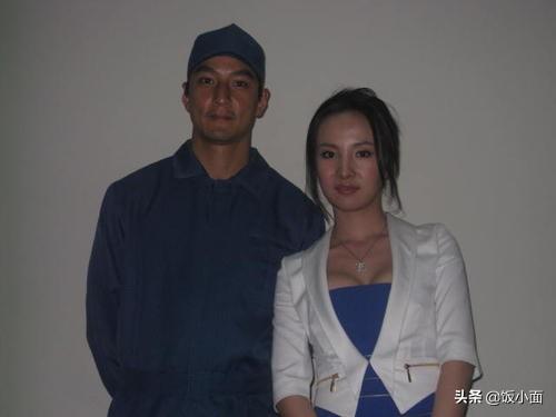 干露露浴室征婚门事件（演员干露露演绎经历）