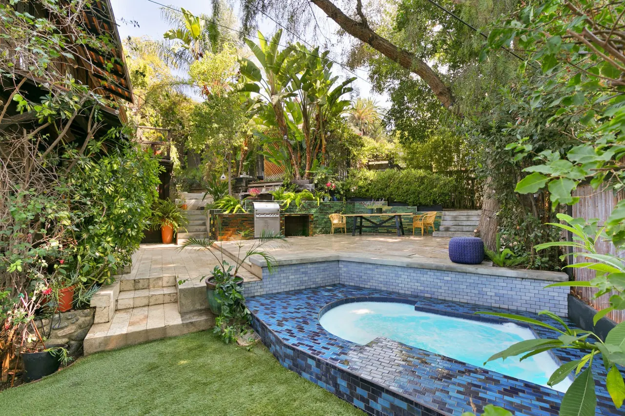 安雅是什么电视剧里的角色（后翼弃兵女主安雅·泰勒-乔伊资料介绍）