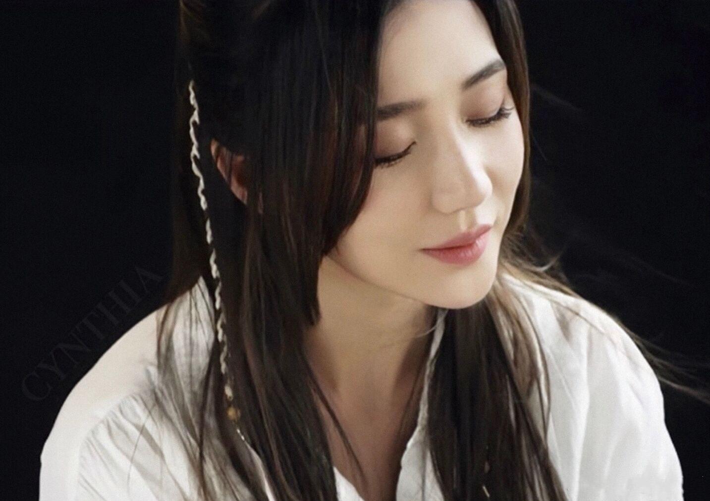 著名歌手阿朵跟谁结婚了（42岁阿朵至今因为高晓松未婚）