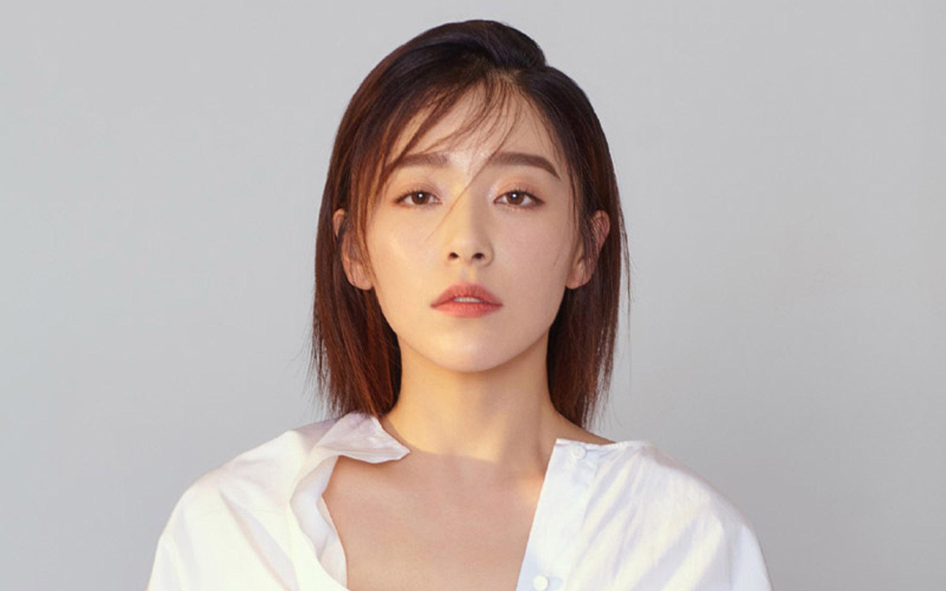 阚清子的胸有D罩杯吗（明星阚清子性感写真图集）