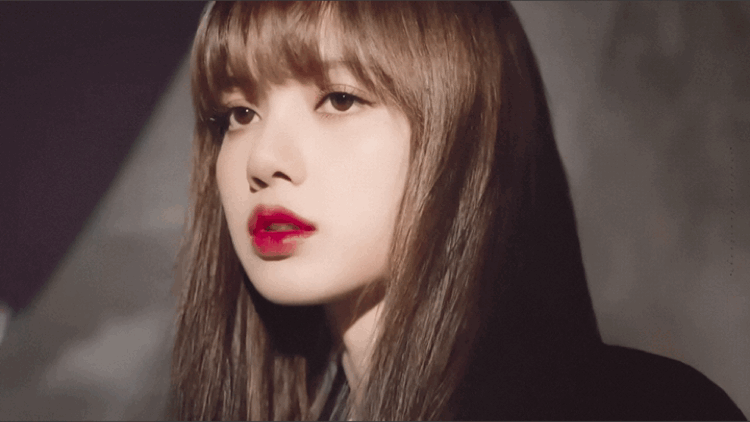 lisa是泰国和哪国的混血（人间芭比Lisa资料简介）