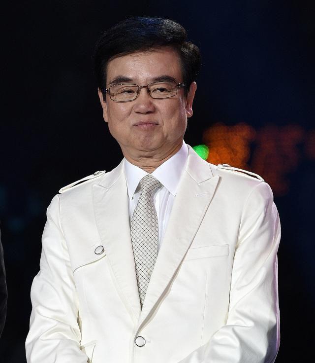 黄百鸣老婆用什么治好的(开心鬼黄百鸣老婆15年的抗癌经历) 黄百鸣老婆用什么治好的(开心鬼黄百鸣老婆15年的抗癌经历)