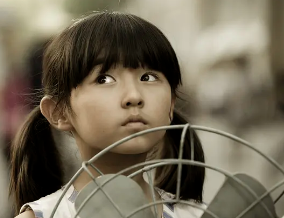 张子枫的父母是明星吗（国民妹妹张子枫的家庭背景）