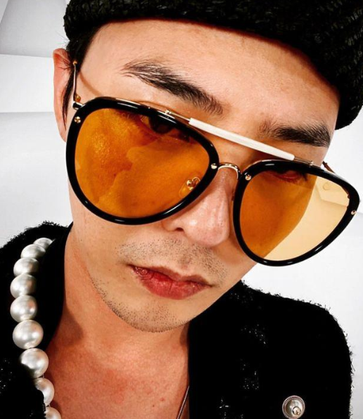 权志龙整容前的照片是真的吗（揭秘亚洲天王权志龙近照）