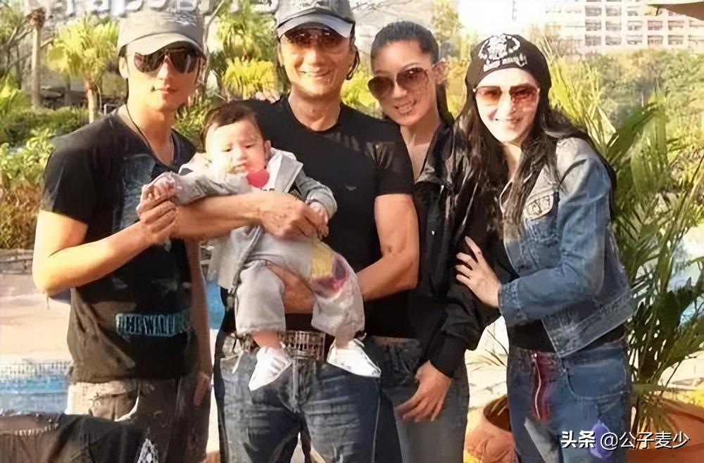 谢贤女朋友coco多大了（演员谢贤包养12年的coco现状）