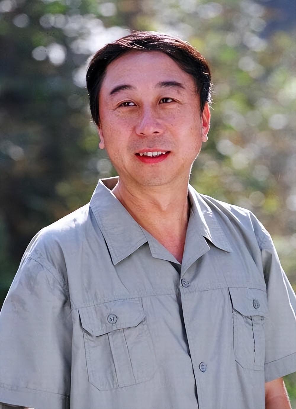 相声演员冯巩的妻子是谁（冯巩妻子艾慧介绍）