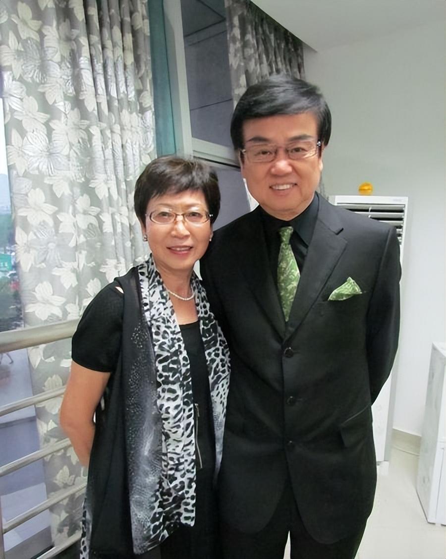 黄百鸣老婆用什么治好的(开心鬼黄百鸣老婆15年的抗癌经历) 黄百鸣老婆用什么治好的(开心鬼黄百鸣老婆15年的抗癌经历)