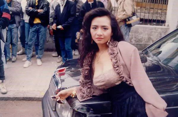 叶子媚喂奶剧情（艳星叶子楣的一生影视经历）