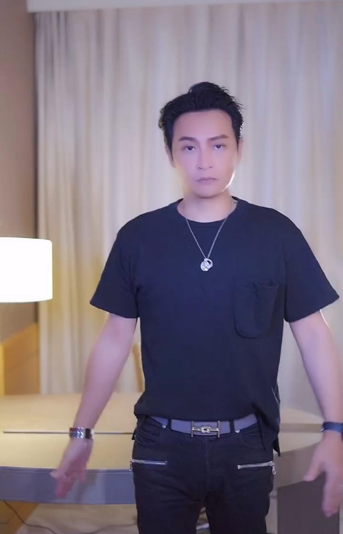 陈志朋的妻子是谁,陈志朋为什么穿奇装异服