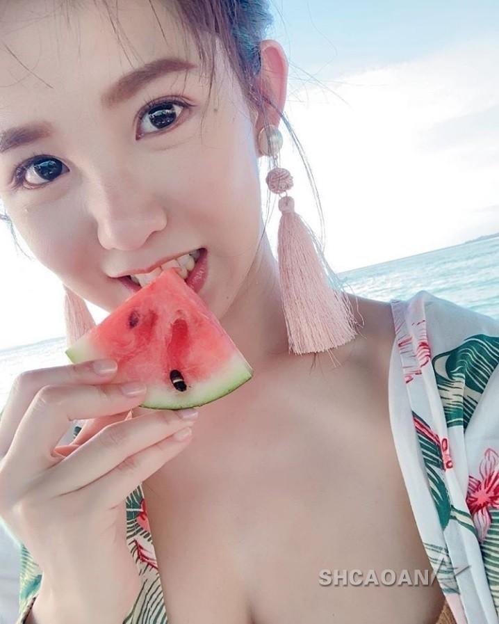 郭书瑶个人资料简介（郭书瑶性感E奶泳衣照）