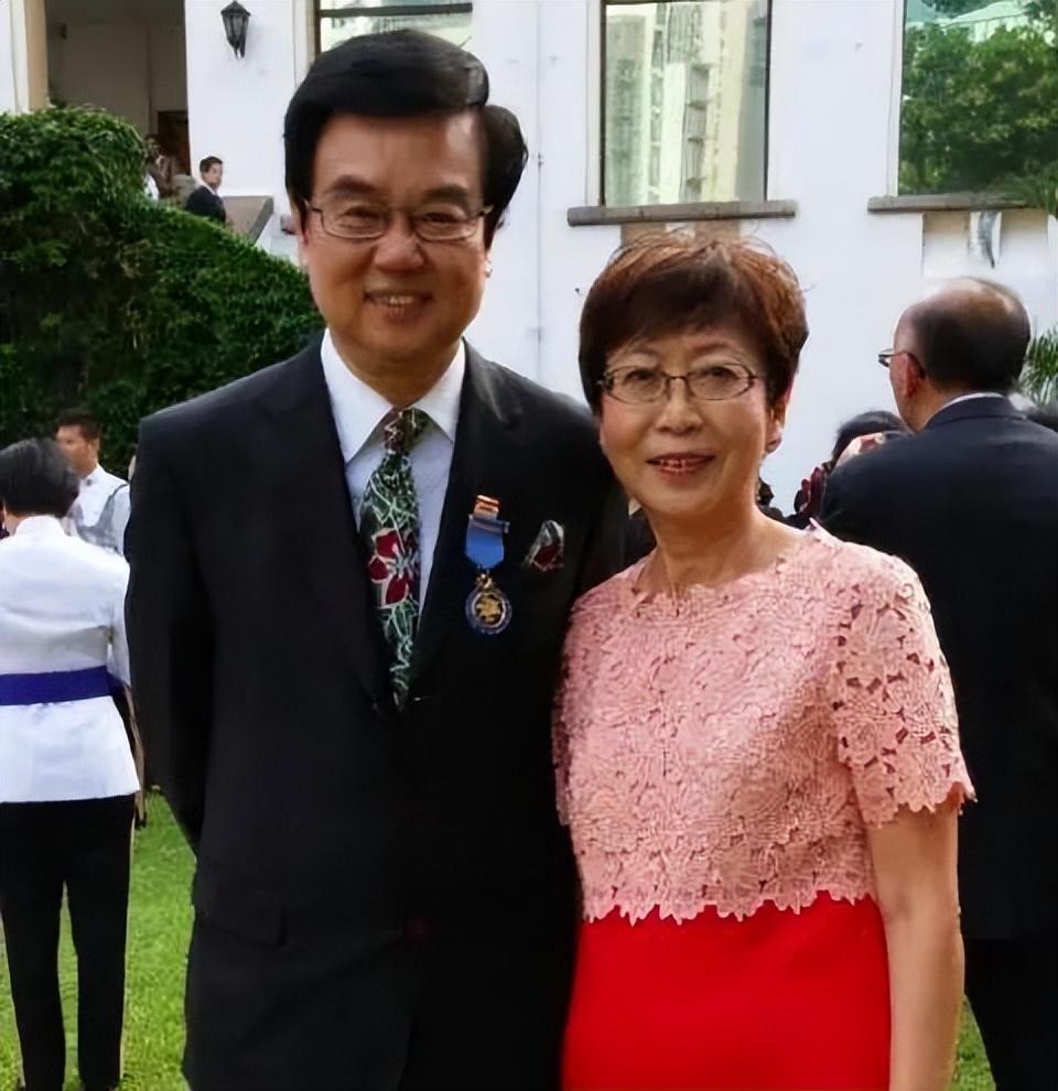 黄百鸣老婆用什么治好的(开心鬼黄百鸣老婆15年的抗癌经历) 黄百鸣老婆用什么治好的(开心鬼黄百鸣老婆15年的抗癌经历)