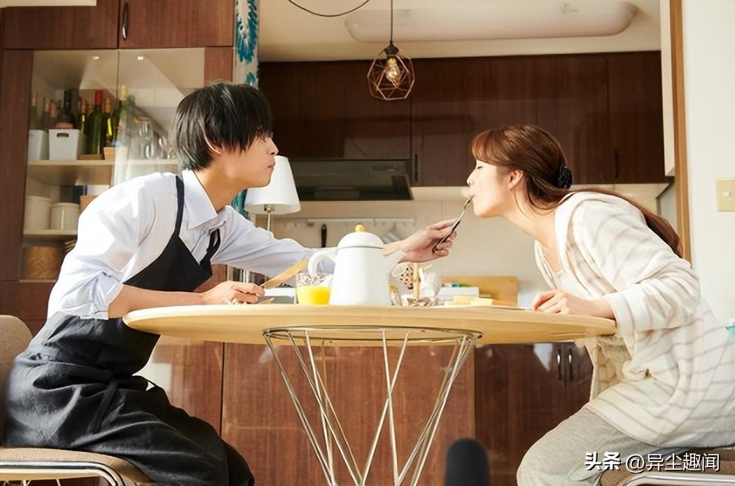 日本偶像剧高甜片段（盘点12部剧情甜蜜的恋爱日剧）