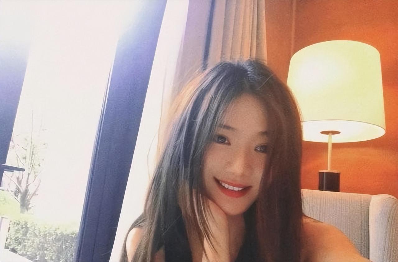 爱情公寓邓家佳整容了嘛（李金铭整容前后照片对比）