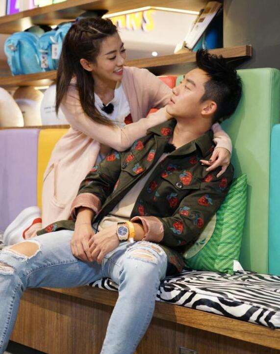 程晓玥为什么要和郑恺分手（程晓玥个人资料介绍）