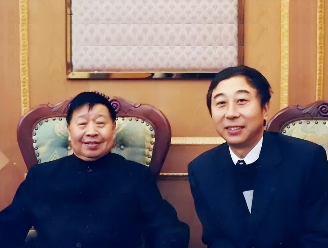 相声演员冯巩的妻子是谁（冯巩妻子艾慧介绍）