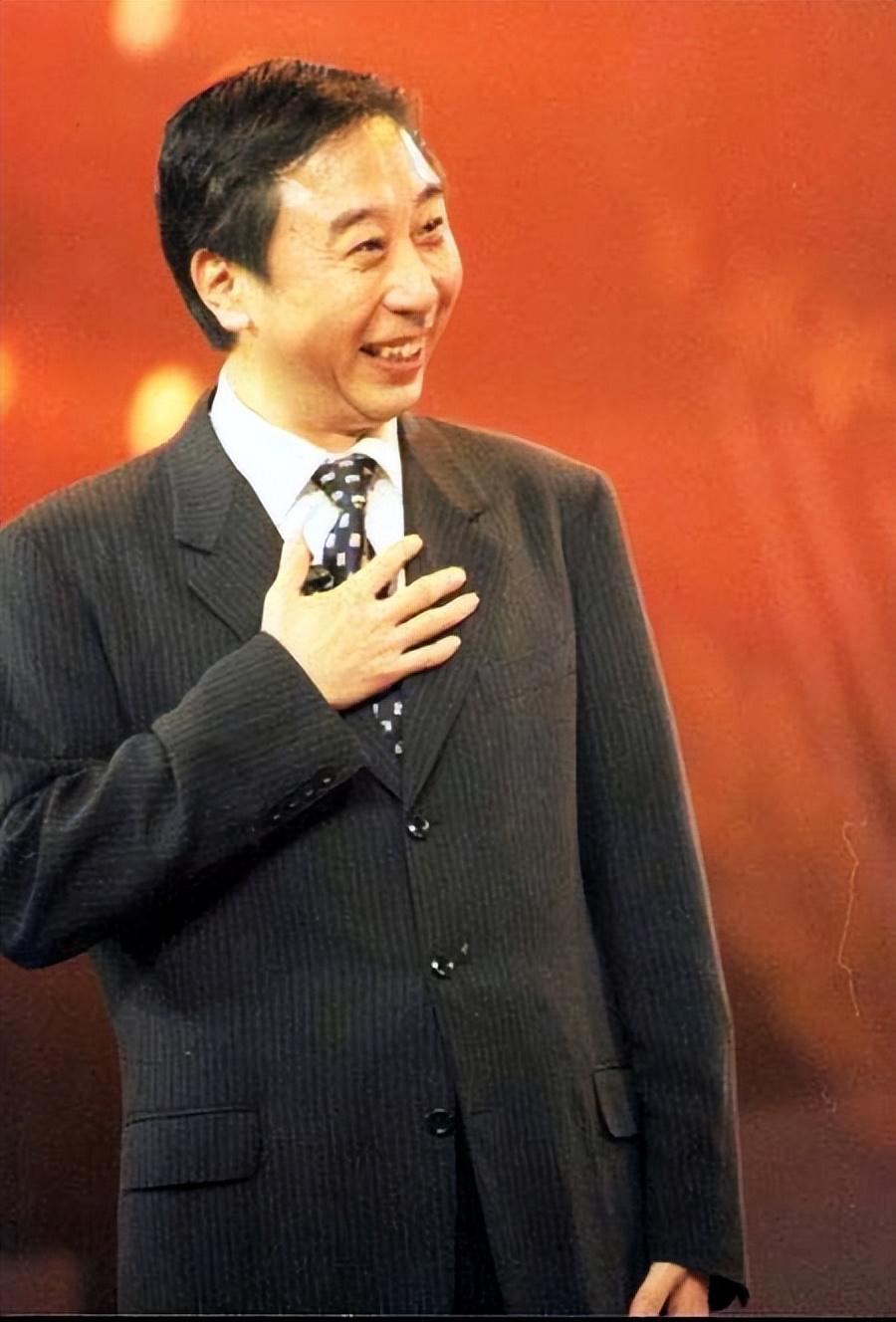 相声演员冯巩的妻子是谁（冯巩妻子艾慧介绍）