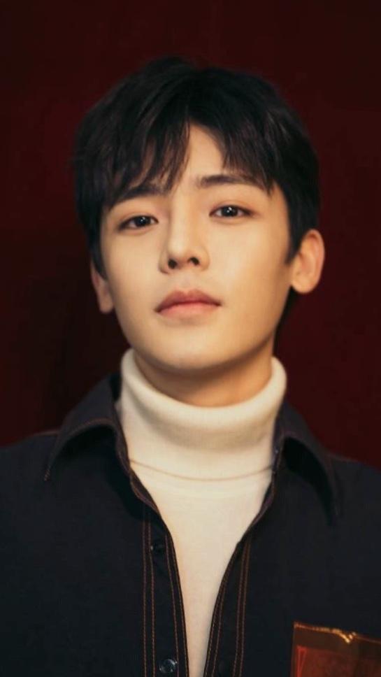 fresh极客少年团原成员简介（fresh极客少年团侯明昊资料介绍）