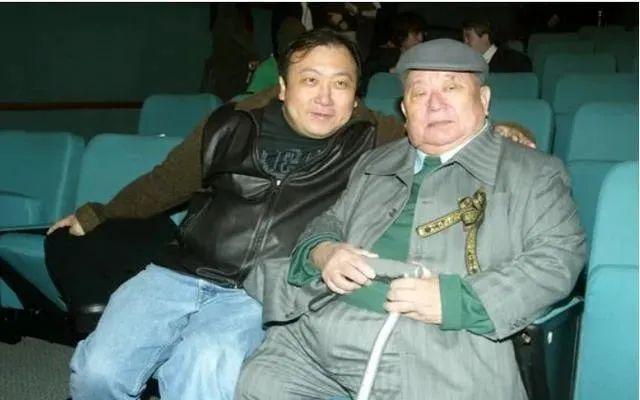 梁小冰的个人资料（最美阿珂梁小冰的传奇婚史）