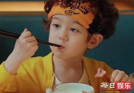 二十不惑中的小卷是谁演的（周嘉诚个人资料简介）