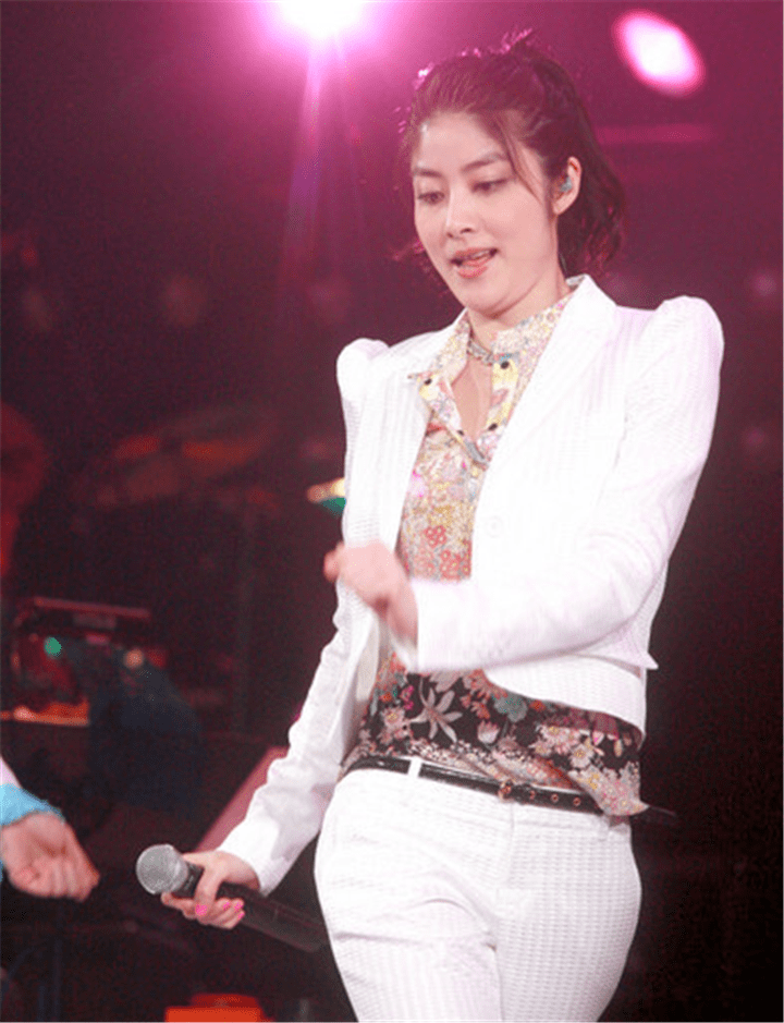 陈慧琳大尺度性感照（歌手陈慧琳洞房艳照曝光）