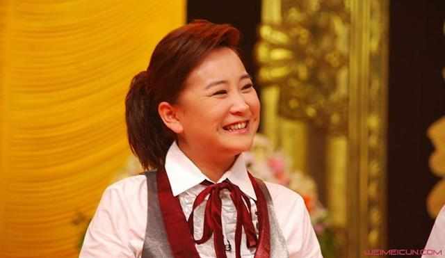 贾玲妈妈因为什么离世（贾玲姐姐揭秘妈妈去世原因）