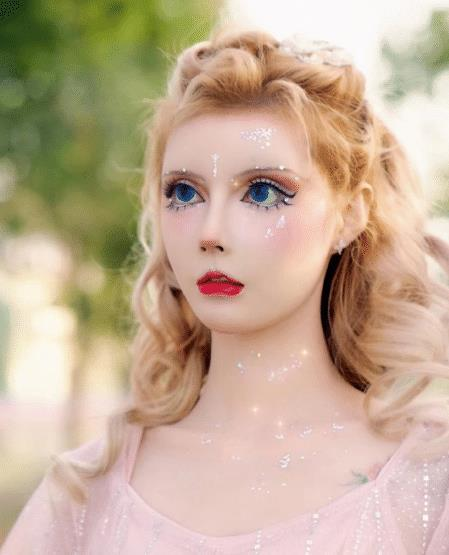 芭比迪丽拉整过容嘛（网红芭比迪丽拉原来的样子）