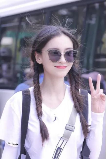 angelababy父母是做什么工作的（杨颖的真实家世介绍）