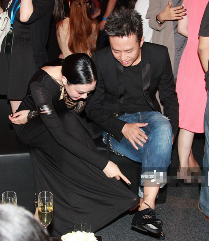 邓超的纹身在哪里纹的（演员邓超三处纹身的含义）