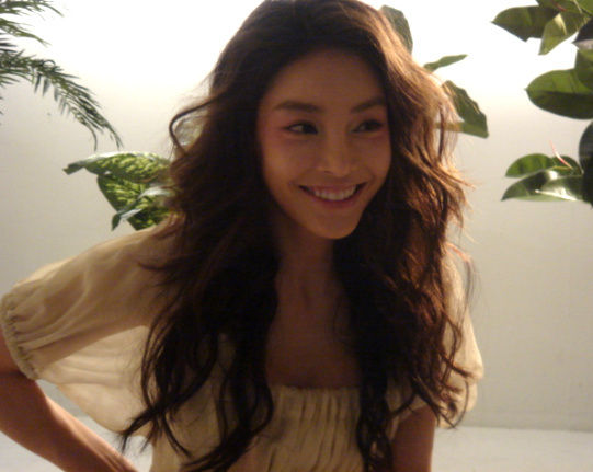 张紫妍的个人资料（韩国女星张紫妍陪睡事件）