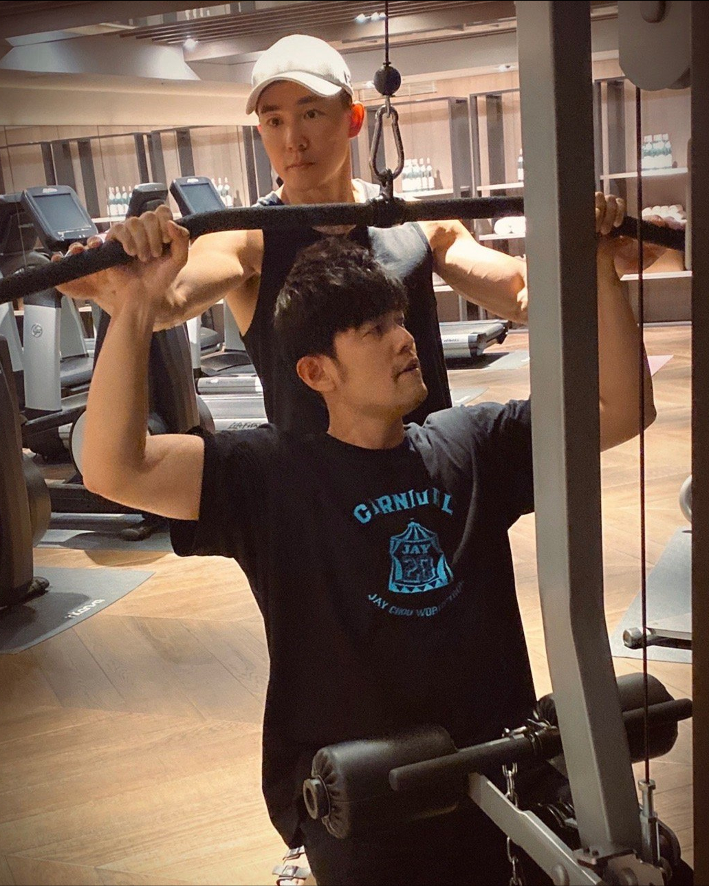 王婉霏车展不穿内裤（刘耕宏妻子王婉霏介绍）