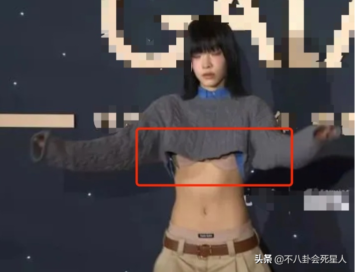 孙菲菲抹胸裙被踩掉（15位女星红毯大泄春光）