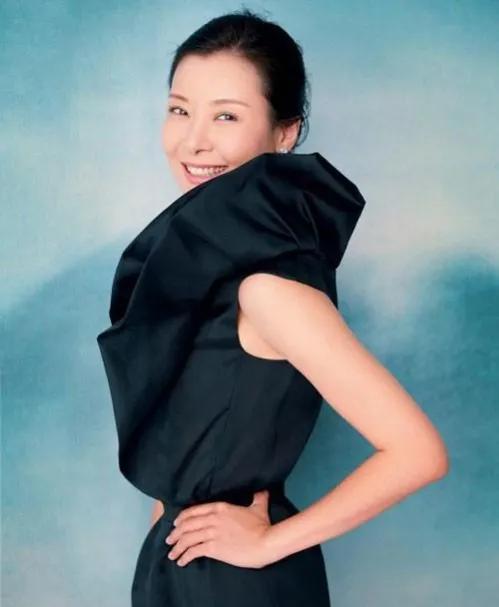 柯蓝的男友及现老公（女强人柯蓝的感情史 ）