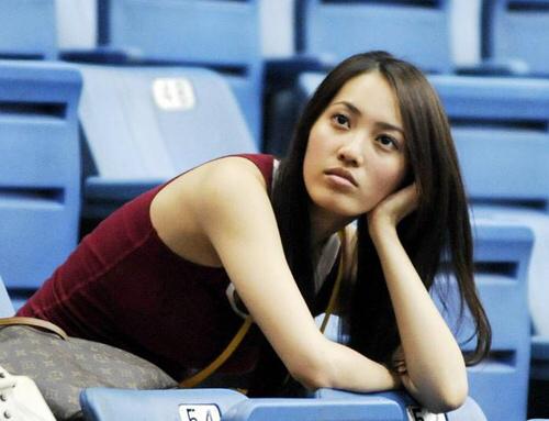 王棠云为什么被称为月事女（深扒余文乐新妻王棠云不堪往事）