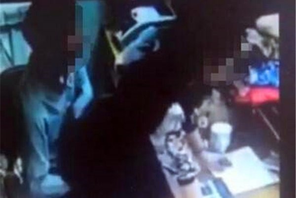 哈尔滨服装店老板和员工不雅照（哈尔滨服装城不雅视频照片）