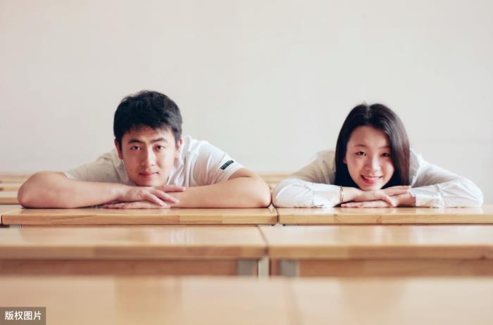 女朋友很幼稚能结婚吗（成熟女人和幼稚女人）