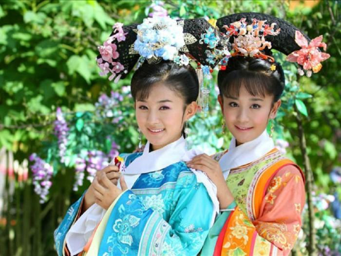 还珠格格晴儿是谁的女儿（晴儿的父亲是雍正亲封的郡王）