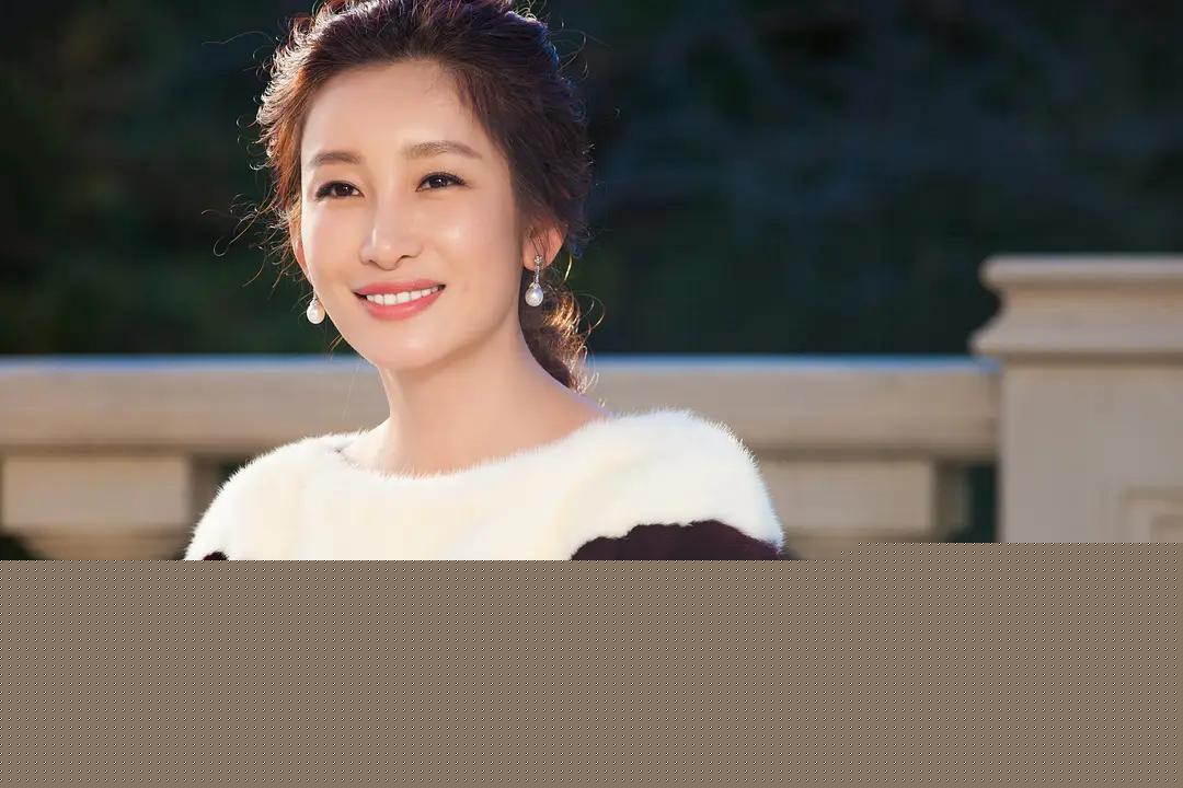 秦海璐结过几次婚（揭秘秦海璐的恋情经历）