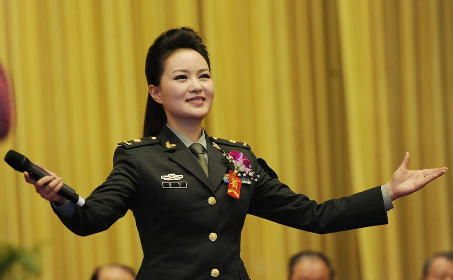 雷佳的老公是干什么的（著名歌唱家雷佳的慈善家丈夫陈正拜）