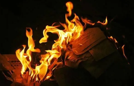 2023年中元节能不能提前烧纸（中元节哪天烧纸最合适）